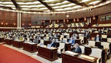 azerbaycanli-deputatlar-parisde-fransali-hemkarlari-ile-gorusecekler